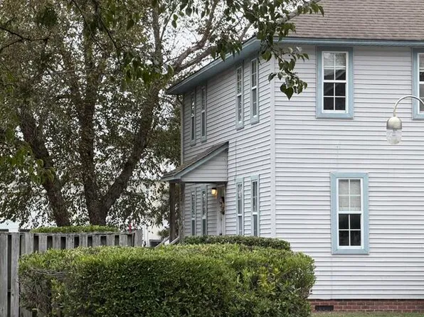 9 Croatan Court, Manteo, NC 27954