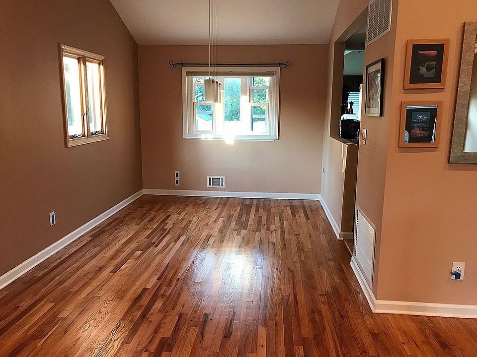 1st image of 12 Sarah Dr
