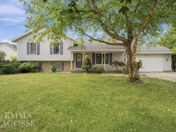 3560 Rush Creek Dr, Hudsonville, MI 49426