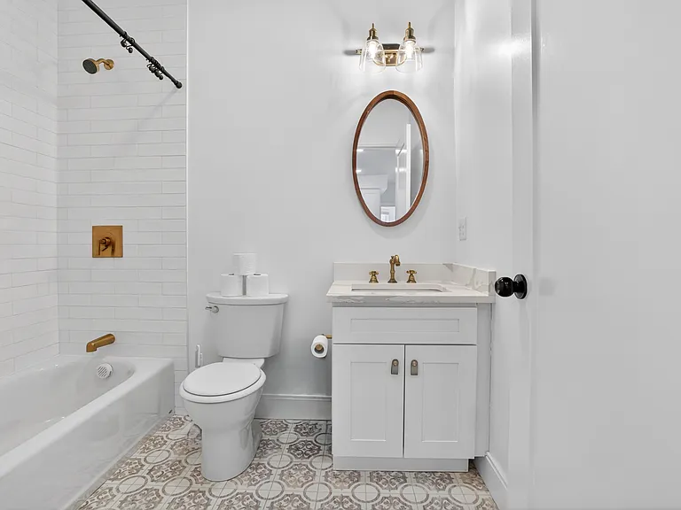 138 Centre St #6 — Photo 9