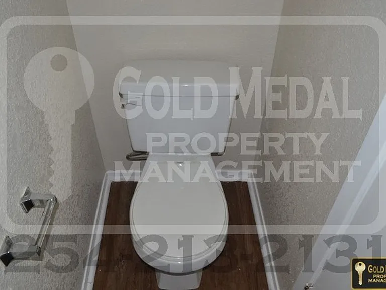 1106 Leslie Cir — Photo 6