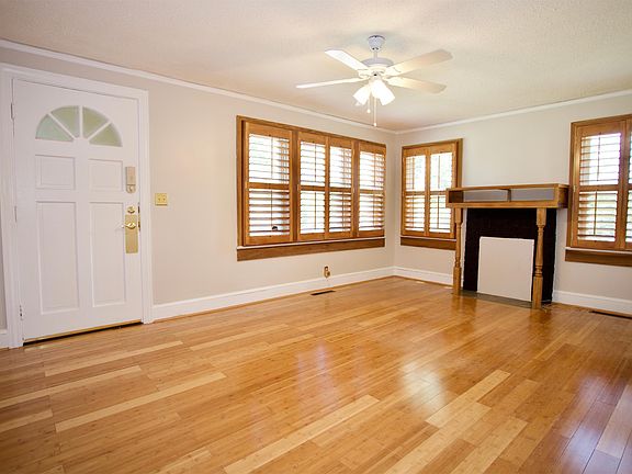 4th image of 18 Eastview Dr