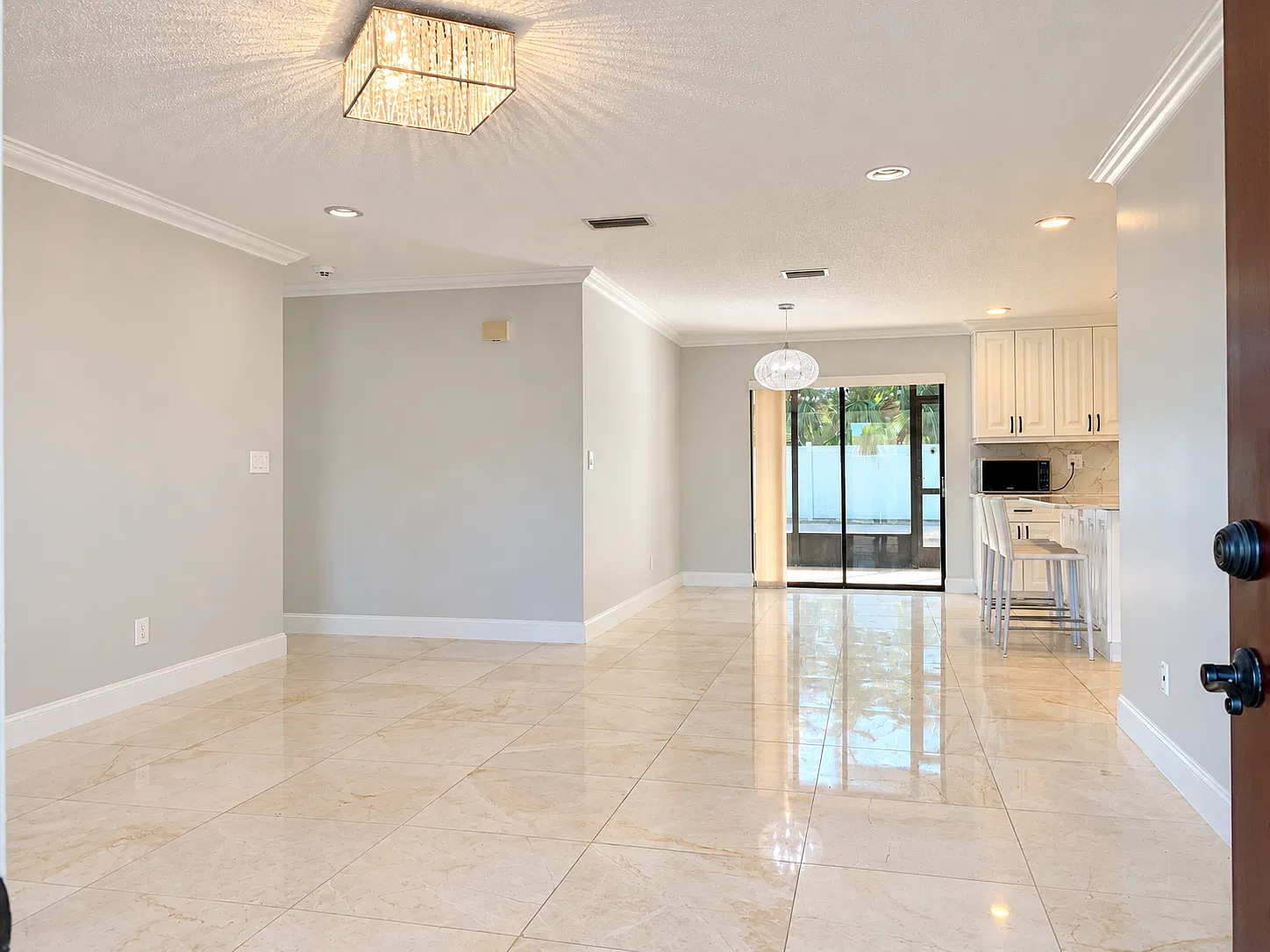 3 bed, 1501 sqft, $3,150 — Photo 3