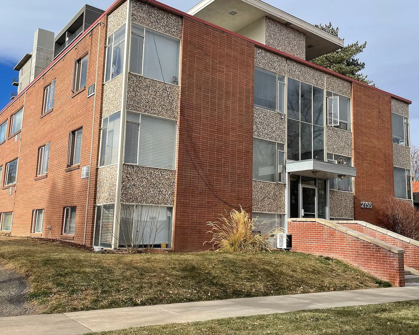 Great Location walking distance to DU campus — Photo 2