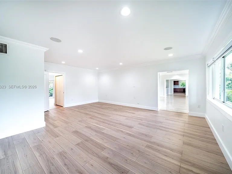 9835 W Broadview Dr — Photo 8