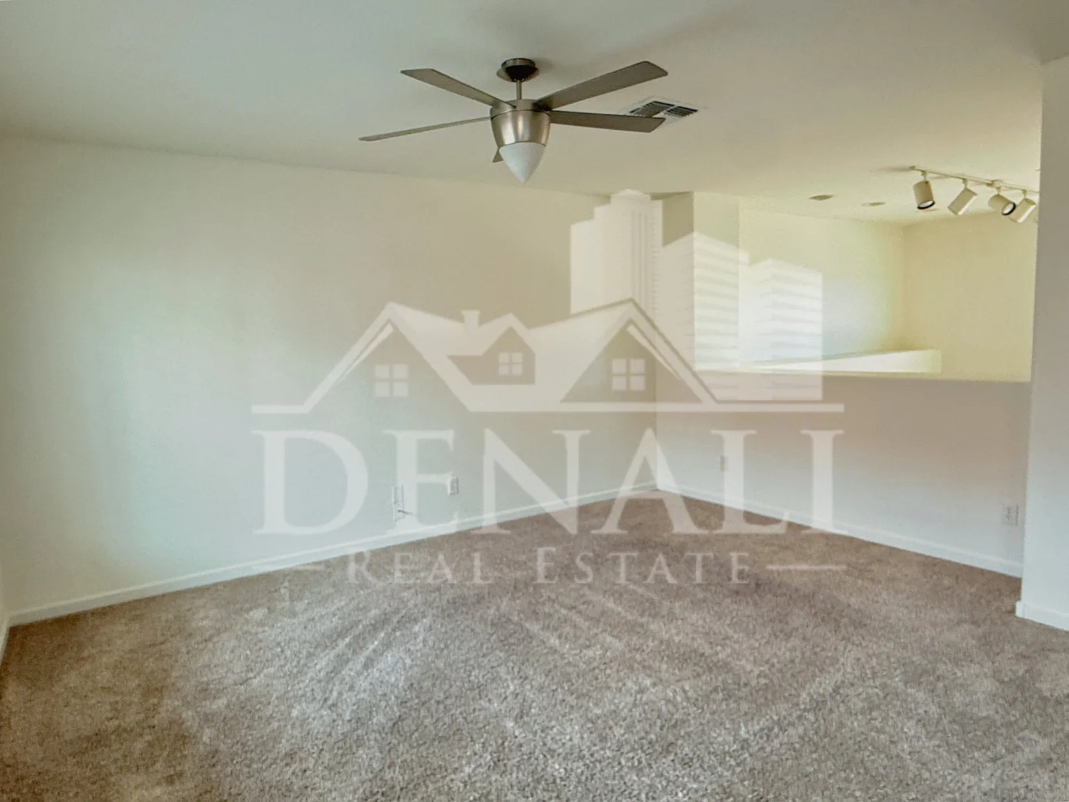 3 bed, 3.0 bath, 1565 sqft, $2,495 — Photo 3