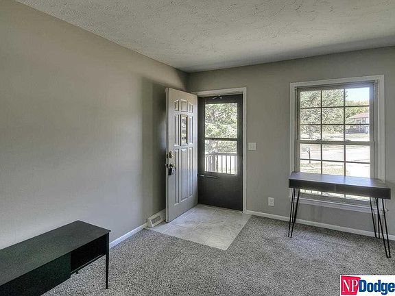 3rd image of 5606 S 114th St