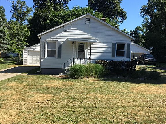3rd image of 5 E Hazelwood Ct