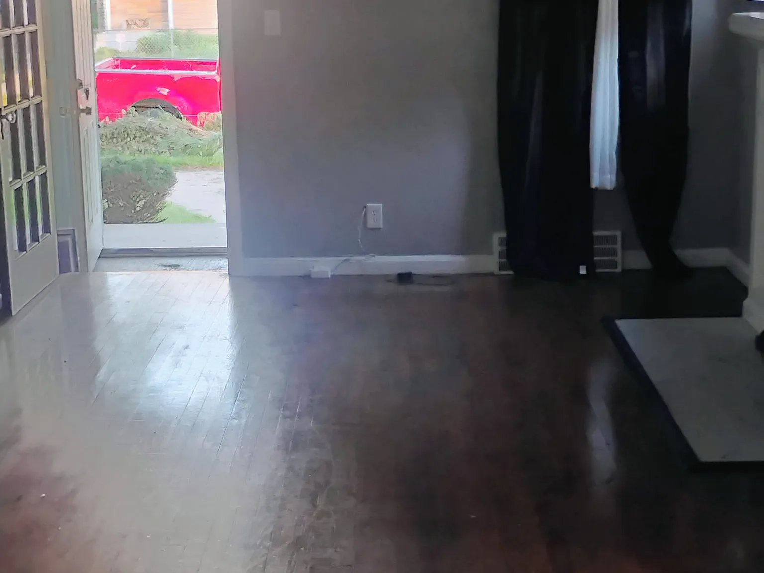 2 bed, 858 sqft, $1,200 — Photo 2