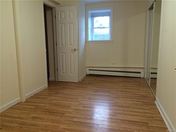 4th image of 109 Hillside Pl
