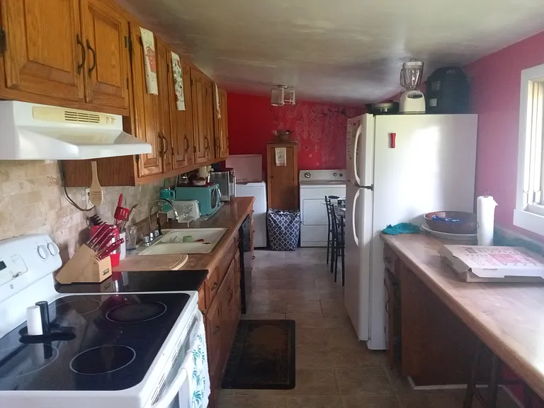 401 E Main St — Photo 16