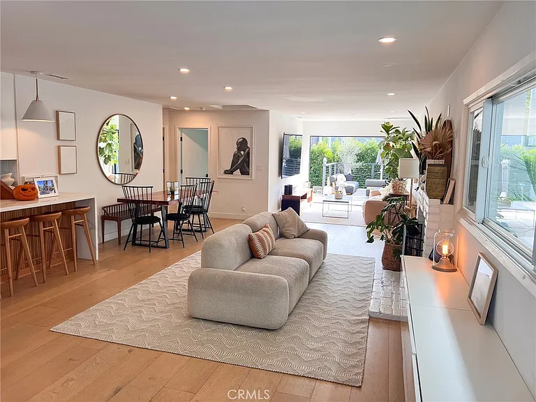 1300 Walnut Ave — Photo 7