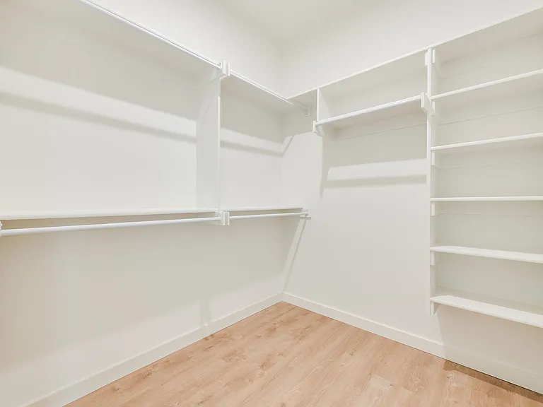 B12 Apartments — Photo 20