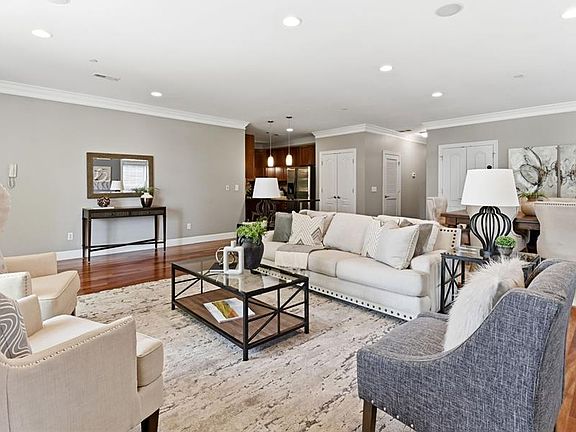 3rd image of 6404 Cates Ave APT 2W