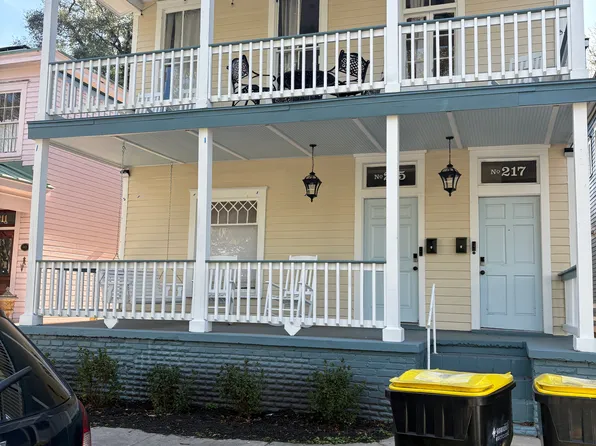 215 W 40th St, Savannah, GA 31401