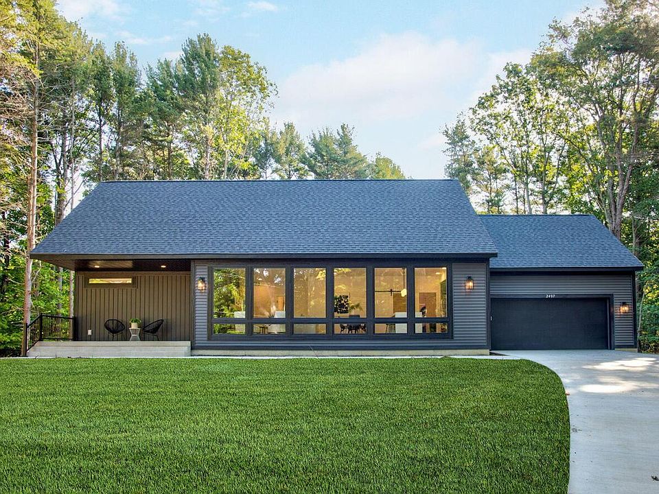 1st image of 2407 Lakeshore Dr