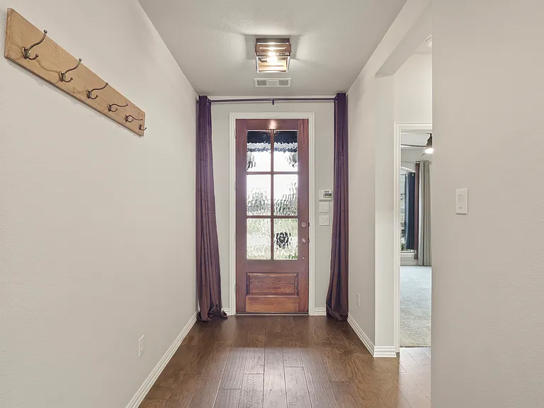 1144 Knoll St — Photo 7