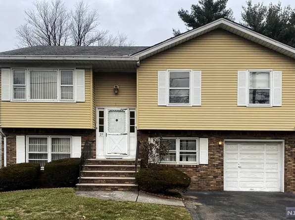 29 Howcroft Rd, Maywood, NJ 07607