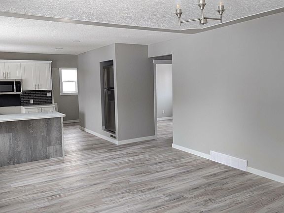 5th image of 5626 49a St