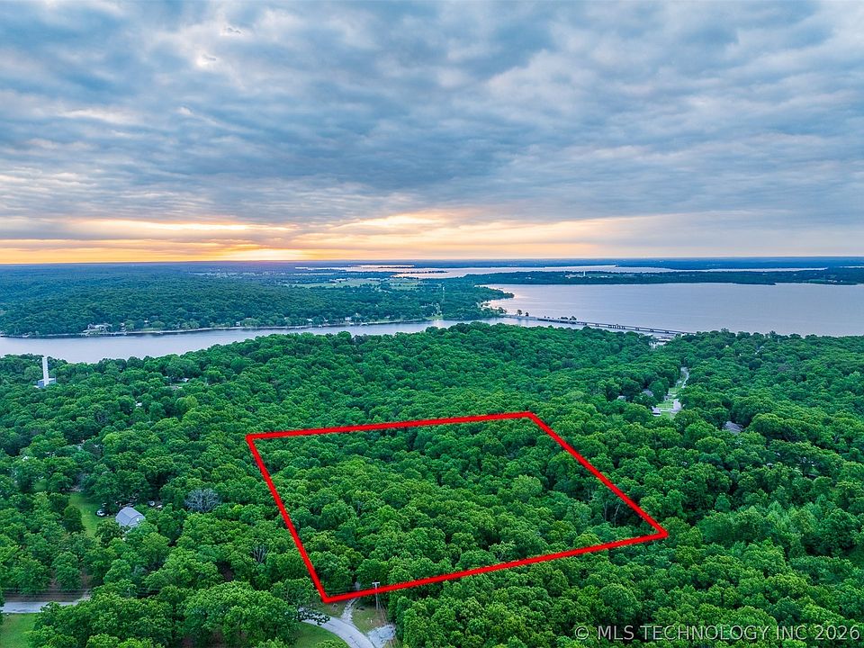 1st image of 4 Skyline Dr