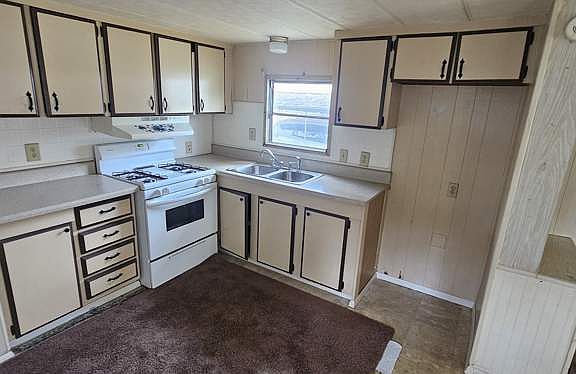 5th image of 1208 Lee St #33