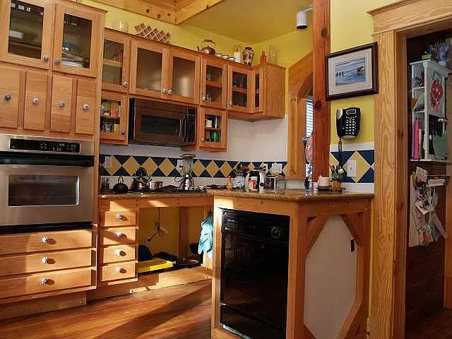 5100 Avenue G — Photo 6