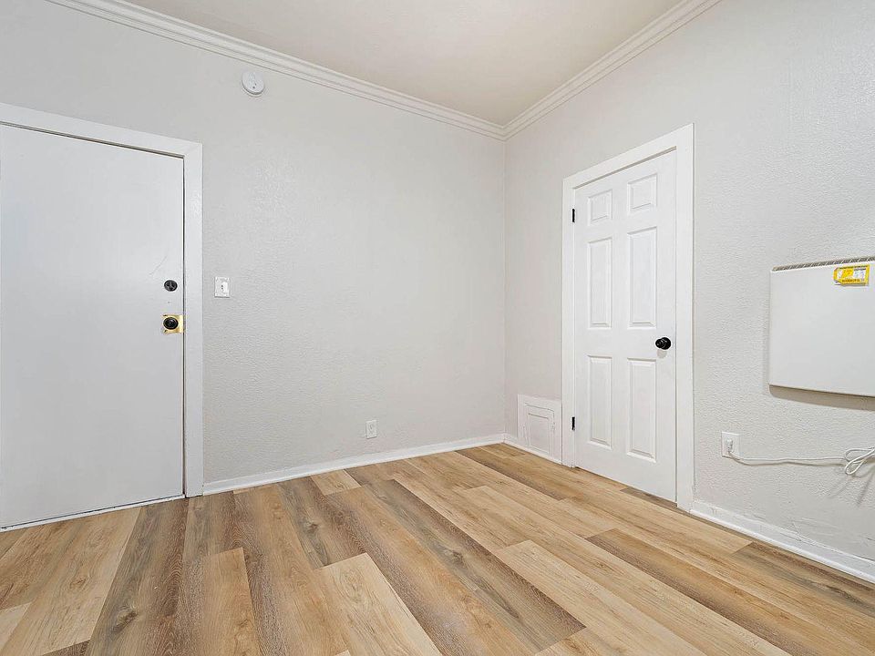 2nd image of 2622 Brighton Ave #4.1