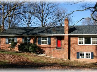 10124 Dakins Dr, North Chesterfield, VA 23236