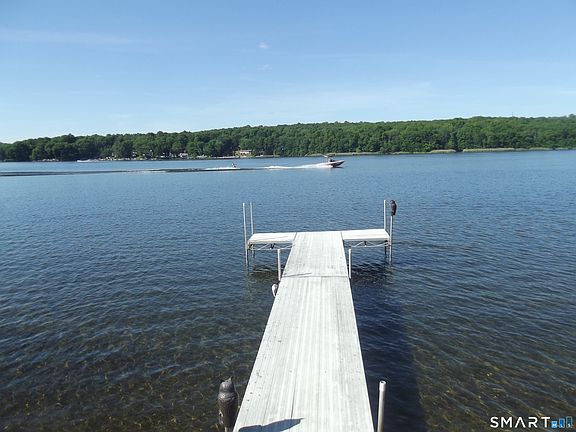 2nd image of 34 Avery Shores