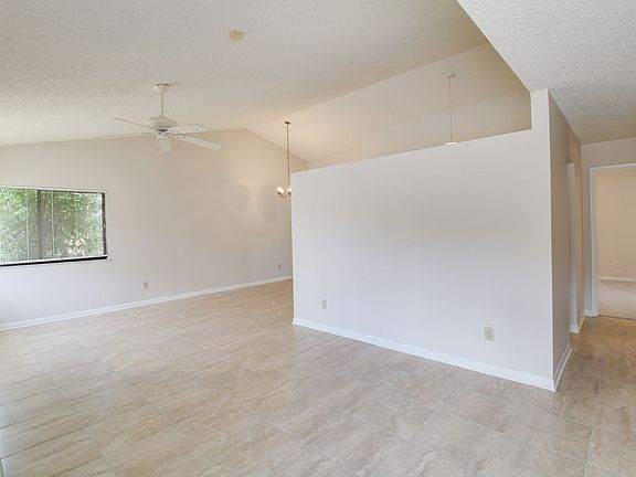 5th image of 754 Forest St
