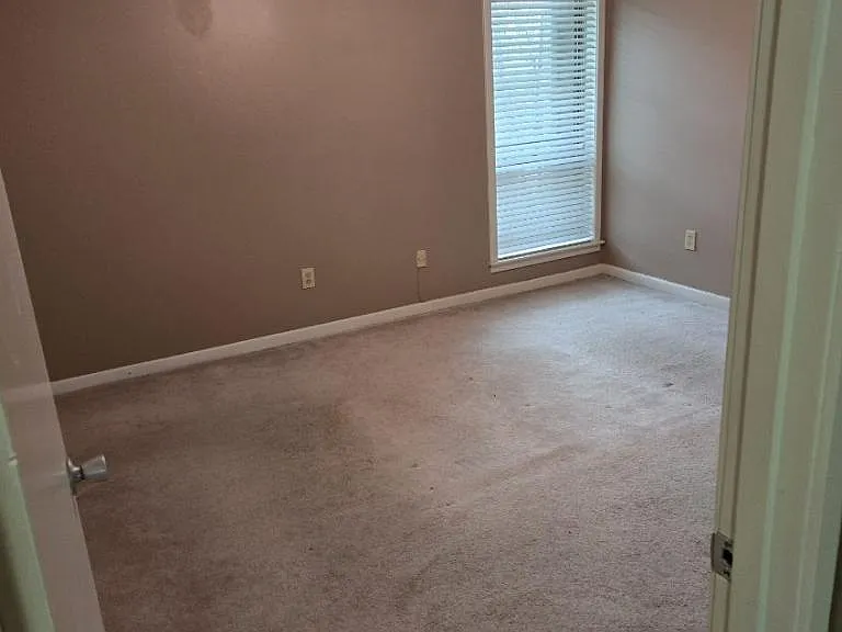 1009 June Rd — Photo 11