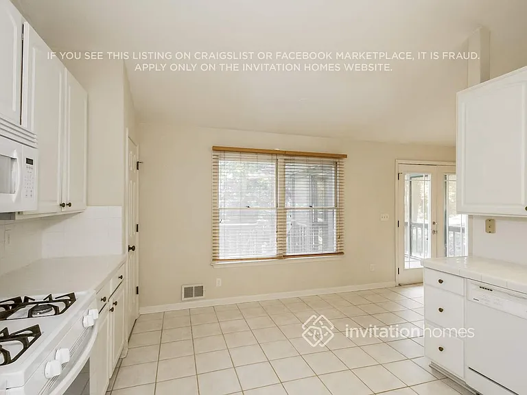 4402 Marci St — Photo 10