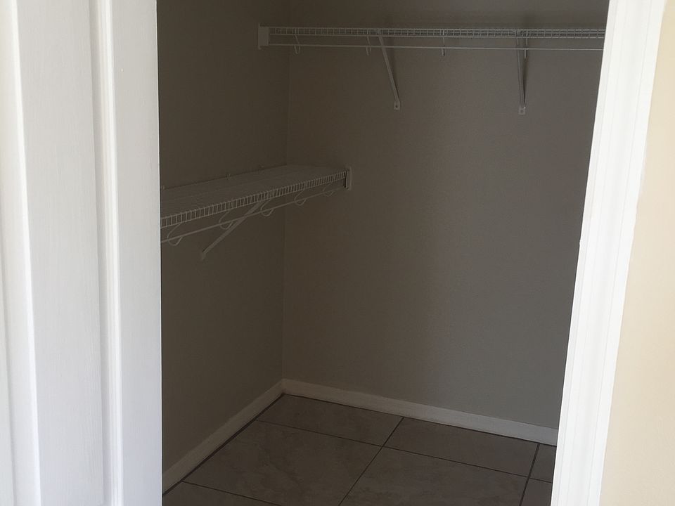 1st image of 1078 W Hancock Dr