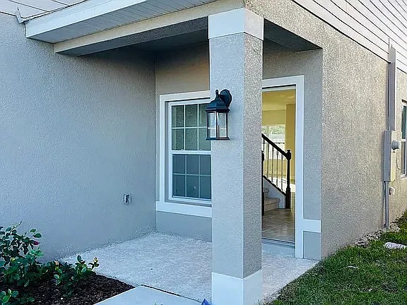 4 bed, 2202 sqft, $2,300 — Photo 2
