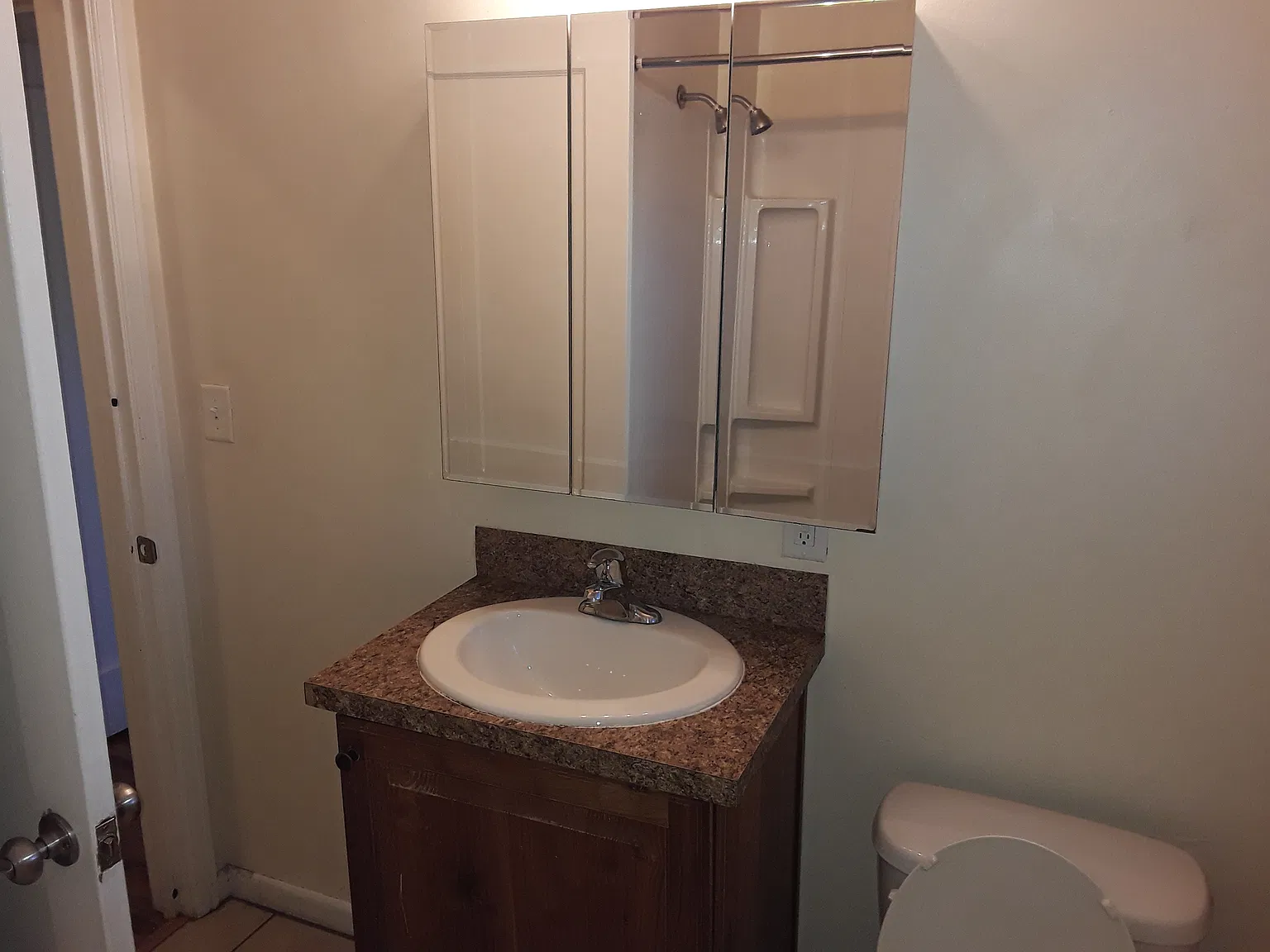 1 bed, 550 sqft, $975 — Photo 4