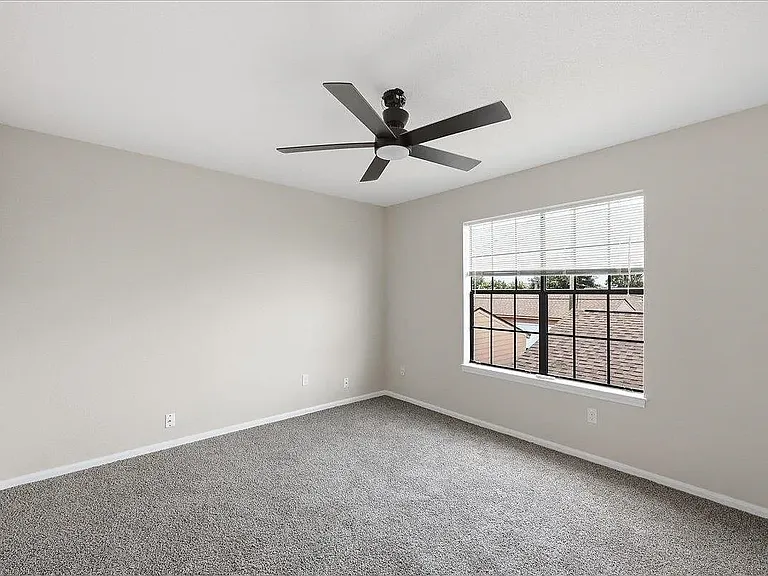 1182 Green Meadow St — Photo 4