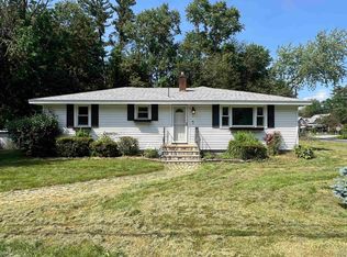 2 Kimball Ter, Danville, NH 03819
