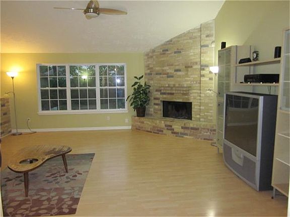 4th image of 8315 Stagewood Dr