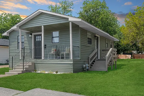 1505 N College St Photo 1