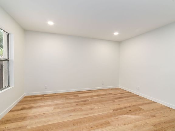 5th image of 503 E Aliso St #C