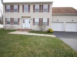 9 Alexandria Ct, Eatontown, NJ 07724