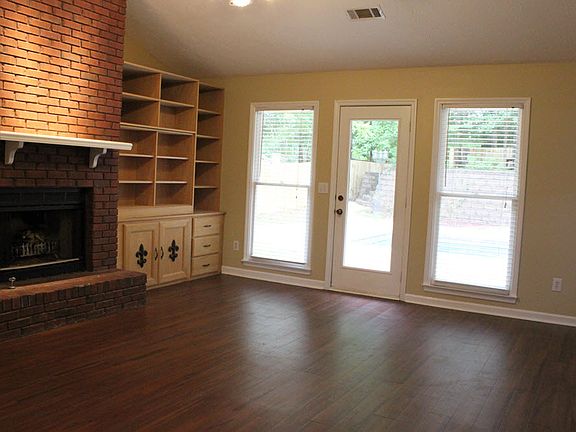 Family rm straight to pool!!