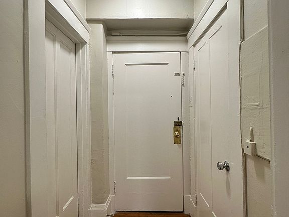 3rd image of 721 Bush St #106