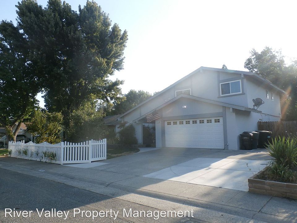 1st image of 2805 Londonderry Dr