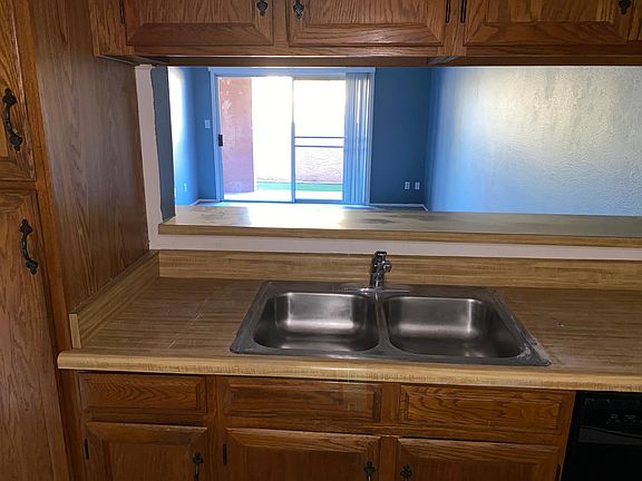 3rd image of 540 N May St APT 1147