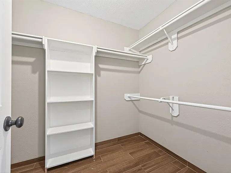 3719 Apple Hollow Ln — Photo 24