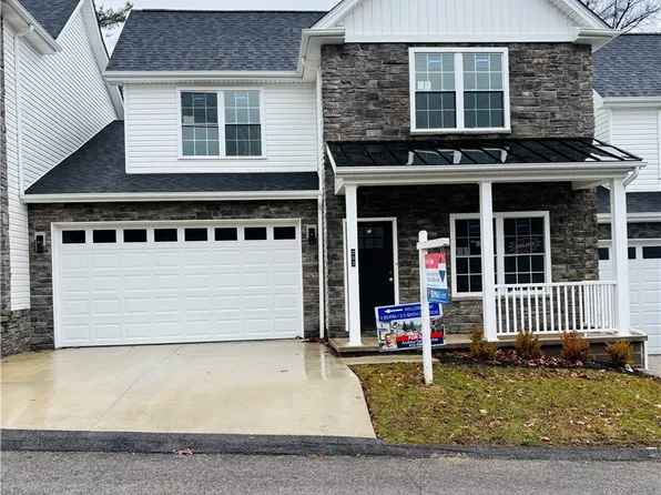 203 Willow Ln, Beaver Falls, PA 15010