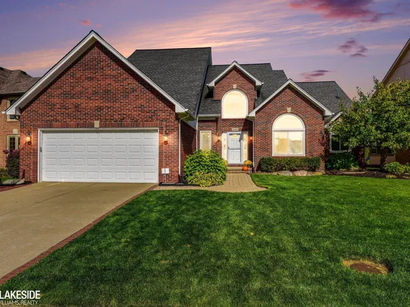16197 Harvest Spring Ln, Macomb, MI 48042