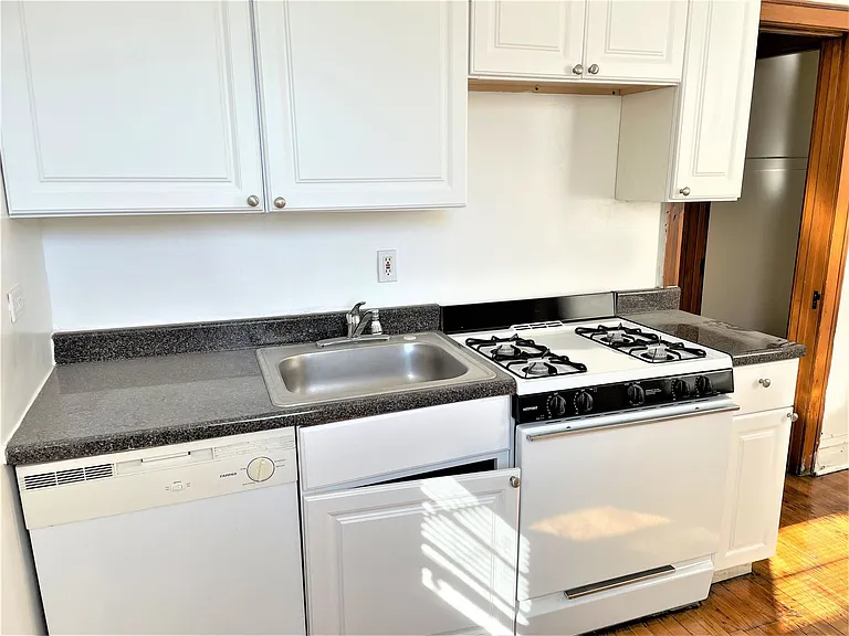 4824 W Addison St — Photo 20