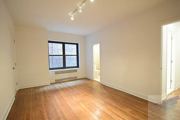 Sold by Rolling Stone Realty LLC | media 14